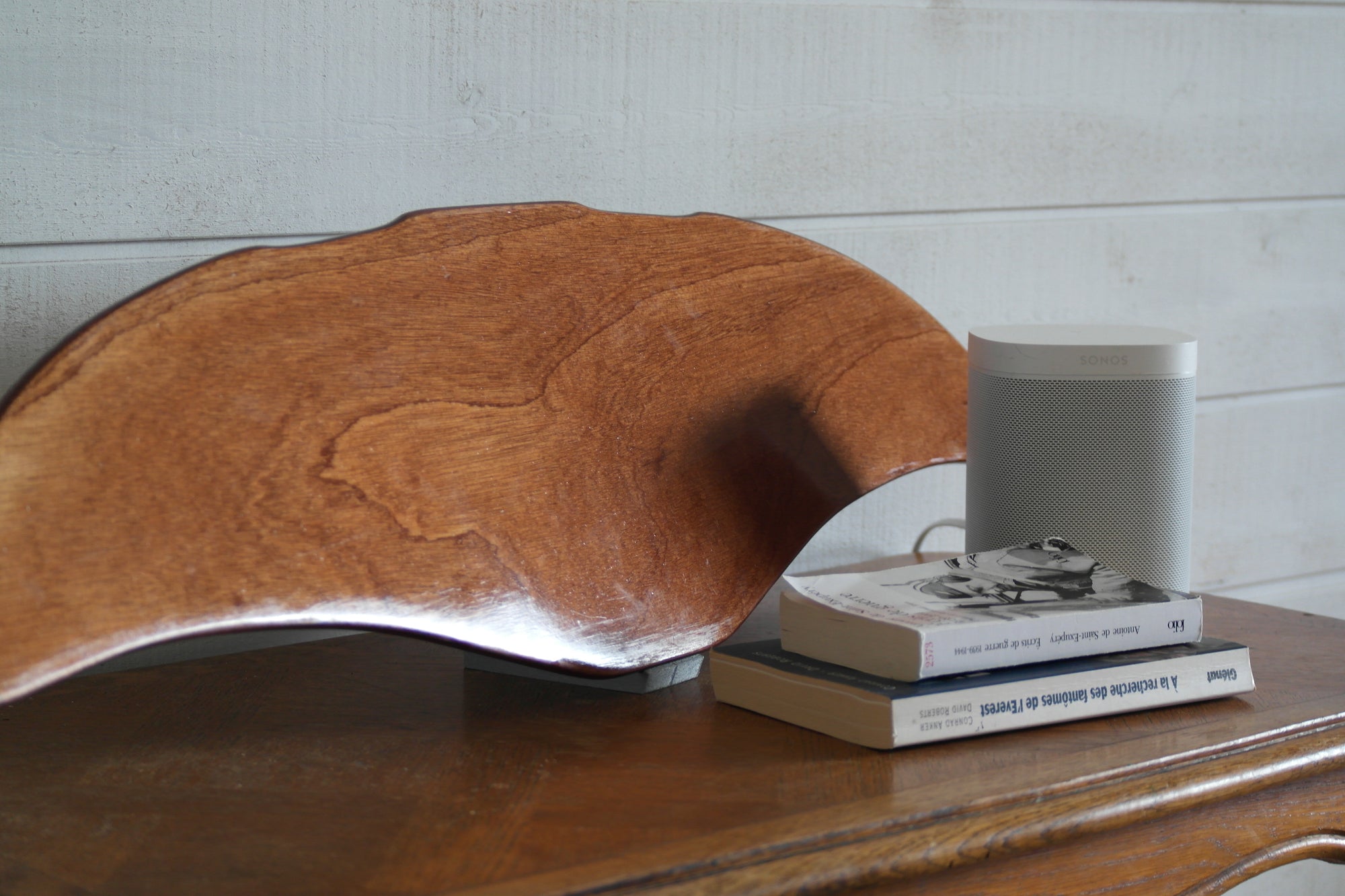 DeepFoil ( ou Deep Foil) sur son support en décoration dans le salon d'une maison ◦ Nereis ocean