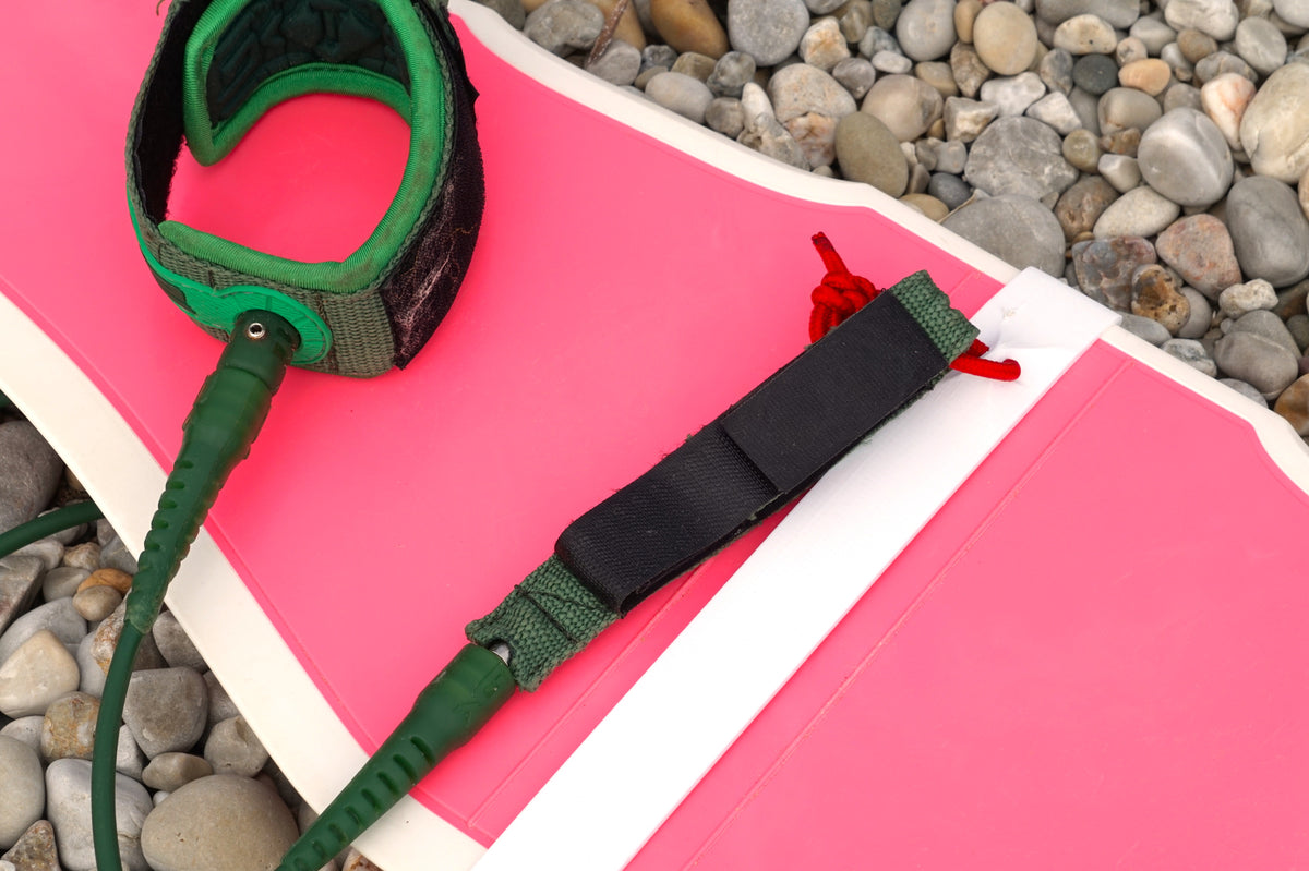 fixation leash rose